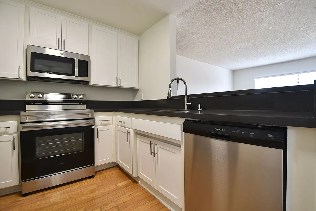 Building Photo - 12249