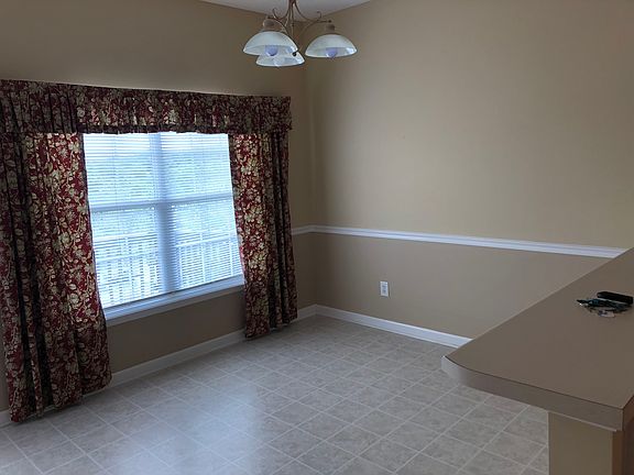 Flex room off of kitchen 
