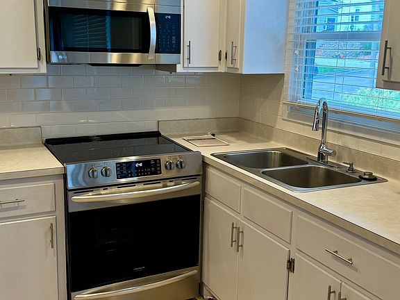 2nd image of 202 N 110th St