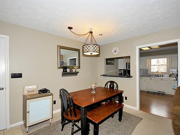 2nd image of 533 Wayside Ct
