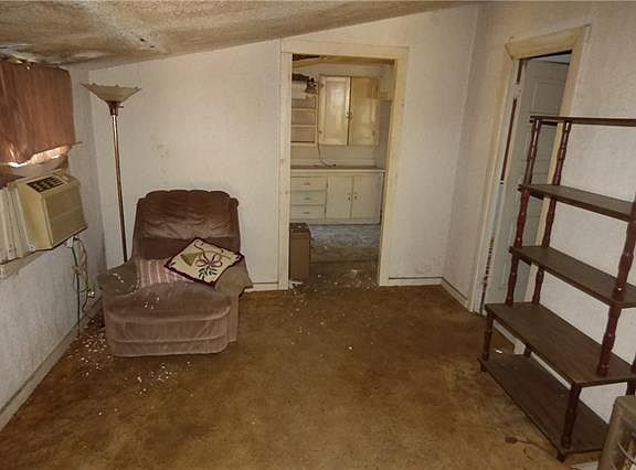 5th image of 709 W Patterson St