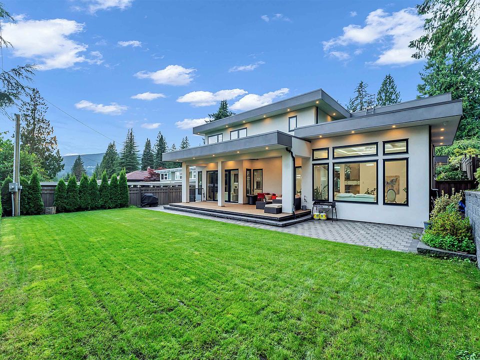 1st image of 929 Canyon Blvd