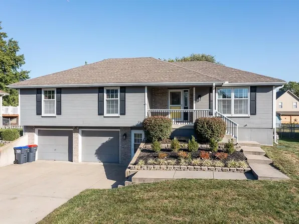 15452 Wellington Place Dr, Basehor, KS 66007