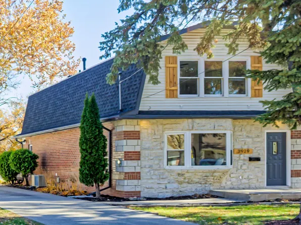 3919 69th St, Urbandale, IA 50322