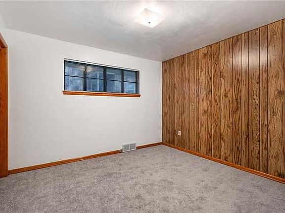 5th image of 3008 Stafford St