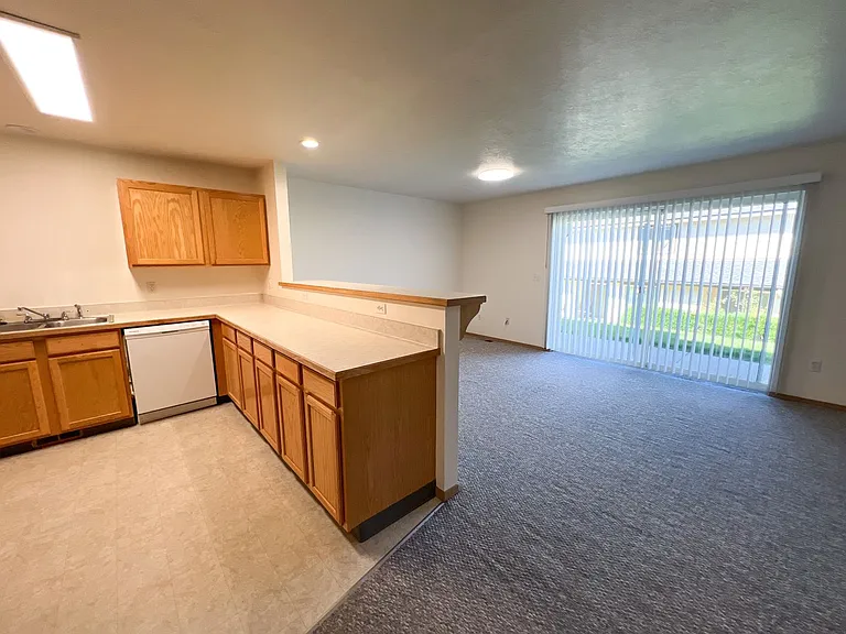 5511 Glenridge Way — Photo 16