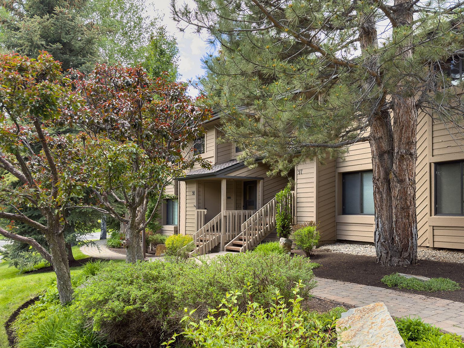 2698 Ridge Ln #2698