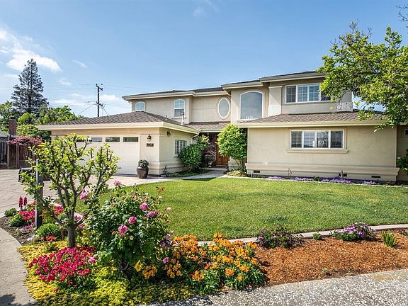 2nd image of 909 Cherrywood Ct