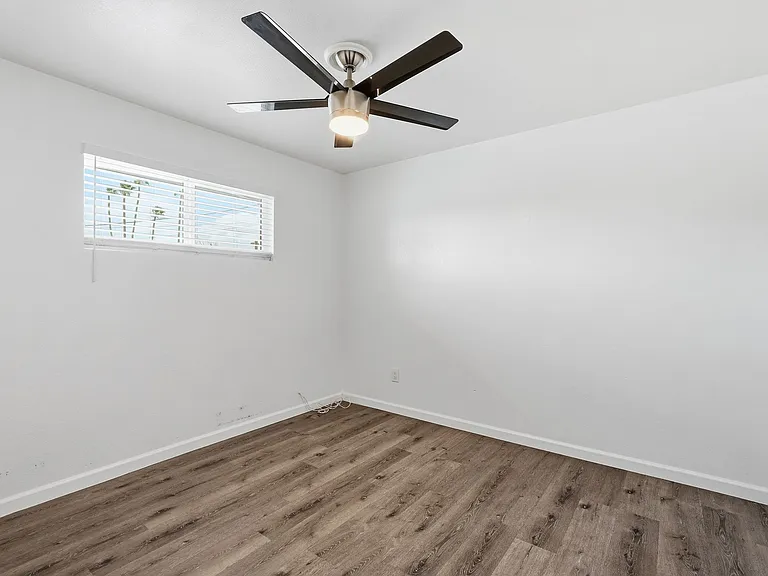 1329 N 48th St #5 — Photo 8