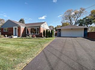 409 W Lonnquist Blvd, Mount Prospect, IL