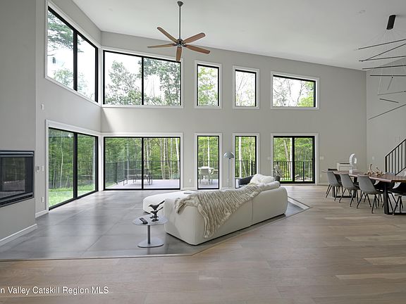 5th image of 30 Narrow Road