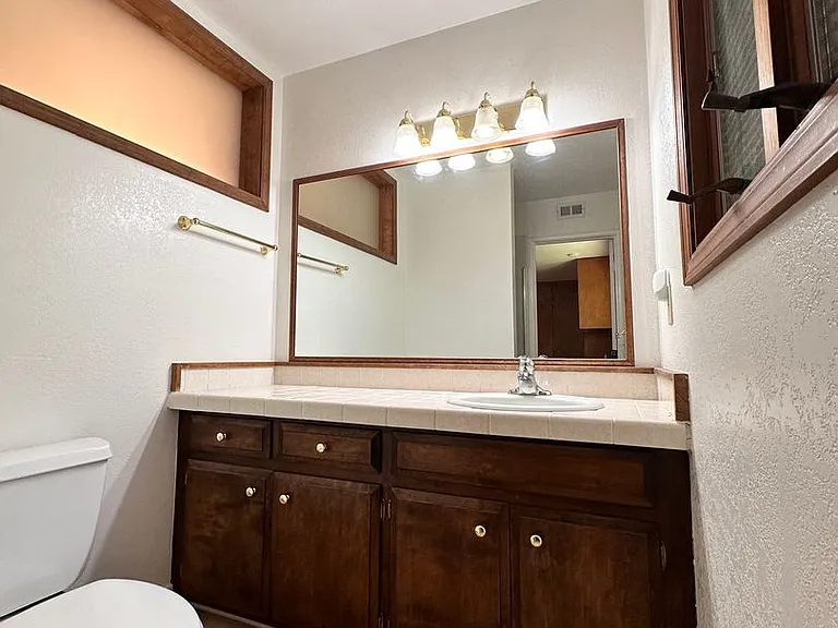 927 Acacia Ln — Photo 20