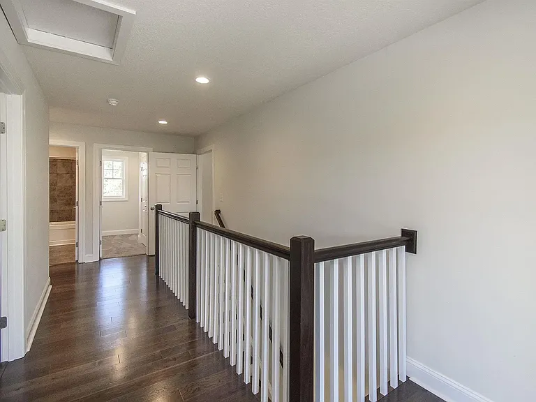 912 Kentwood Dr — Photo 13