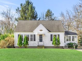 13 Remsen Ave, Medfield, MA 02052