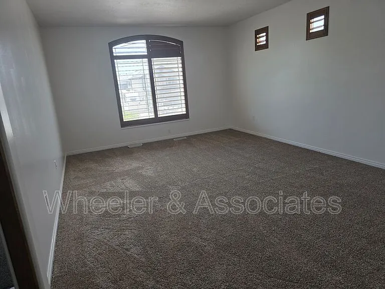 4336 W 5850 S — Photo 17