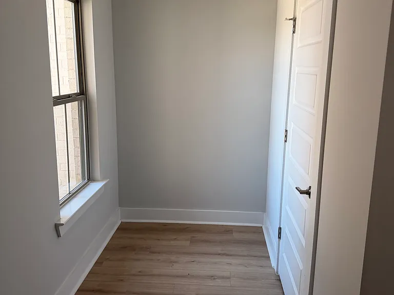 132 Clift Dr — Photo 5