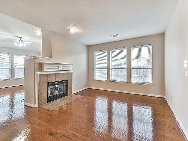 9506 Gramond Hall Ct — Photo 5
