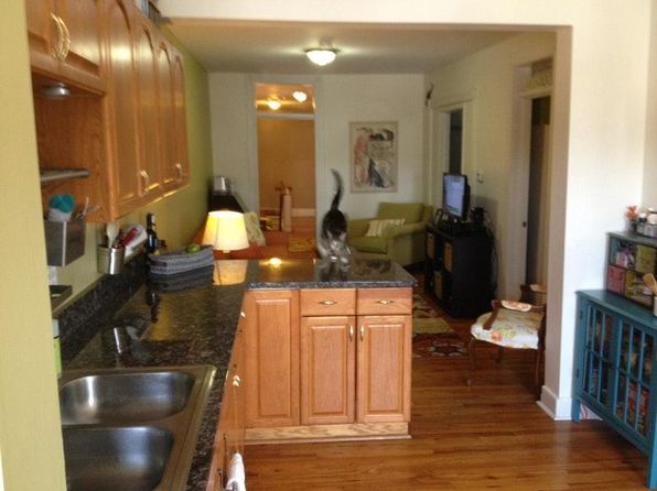 9 1/2 N Washington St