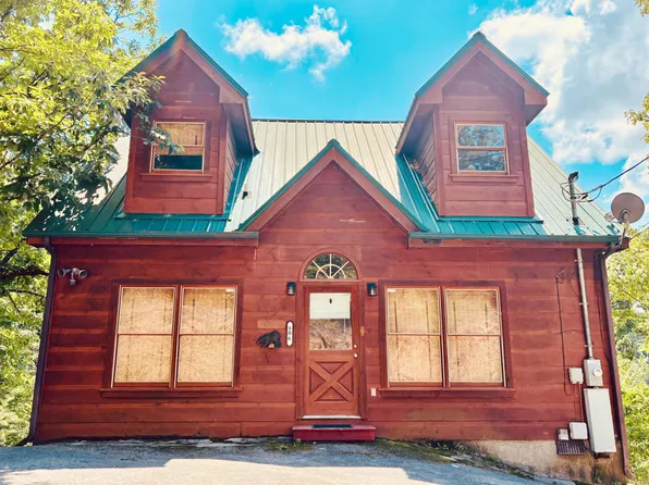 806 Ski View Ln, Pigeon Forge, TN 37876