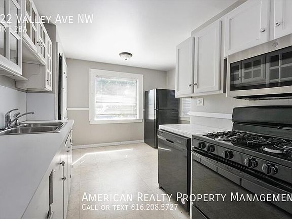 3rd image of 922 Valley Ave NW