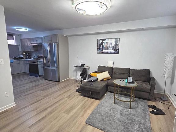 2nd image of 5841 Oxford Ave