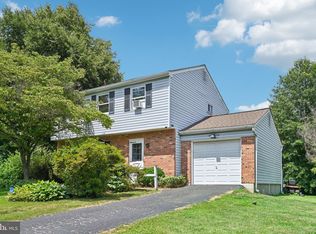 4450 Pilgrim Ln, Upper Chichester, PA 19061