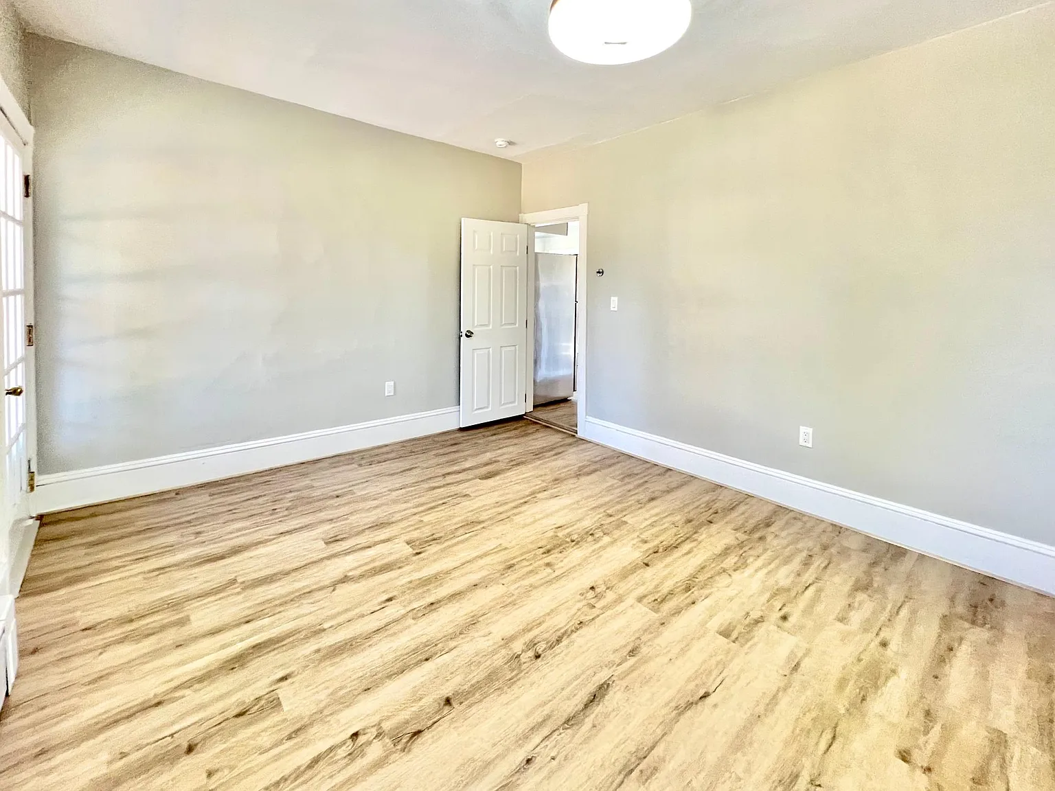 312 Waseca Ave — Photo 2