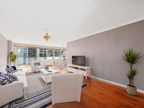 17-85 215th street #14M, Bayside, NY 11360