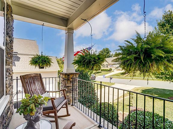 3rd image of 761 Spyglass Way