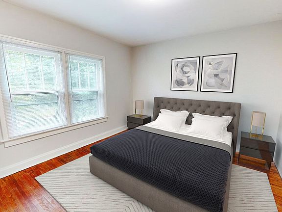 4th image of 213 Clinton Heights Ave