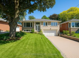 33 Sumner Heights Dr, Toronto, ON M2K1Y2