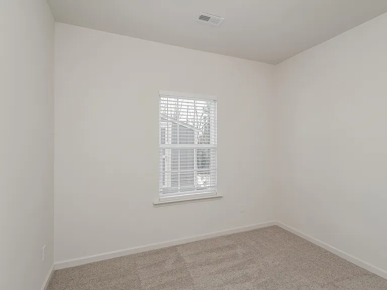 209 E Washington Ave — Photo 12