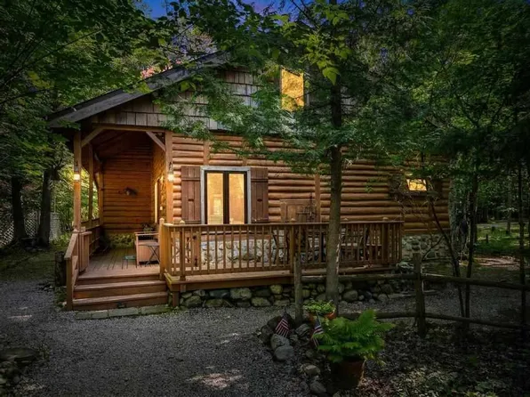 9770 Hemlock Trl, Harbor Springs, MI 49740