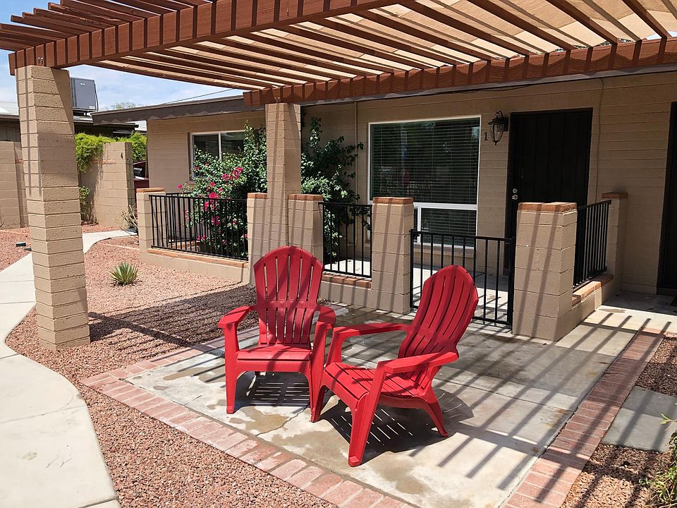 In front of the apartment you have your own private patio