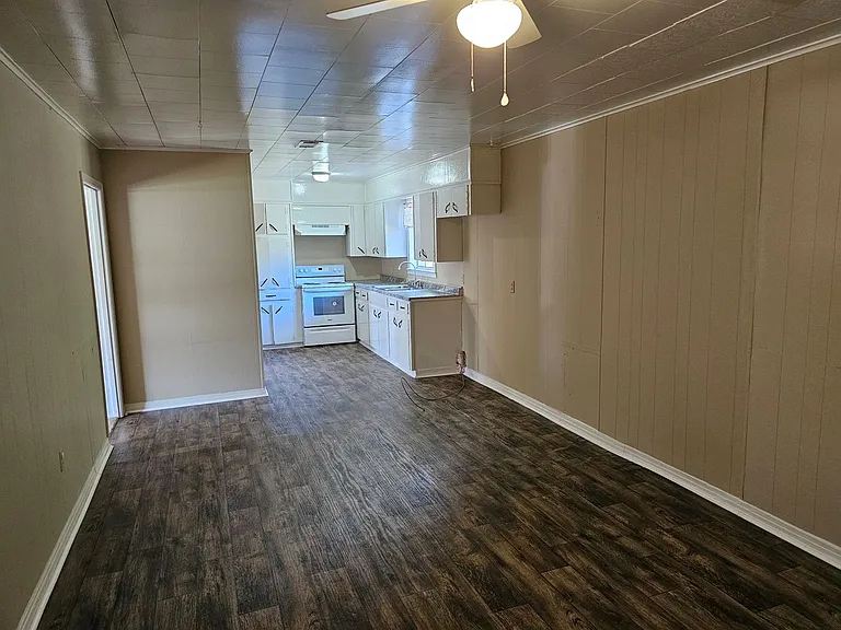 8984 Westwood Dr — Photo 10