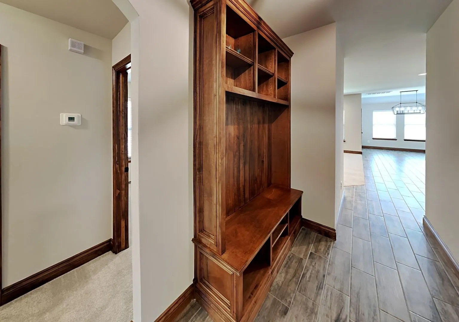 Very Nice 4 Bedroom 2 Bath Home in Yukon Schools — Photo 4
