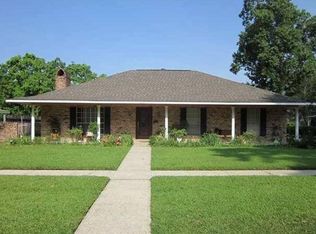 1417 Landsdowne Dr, Denham Springs, LA 70726