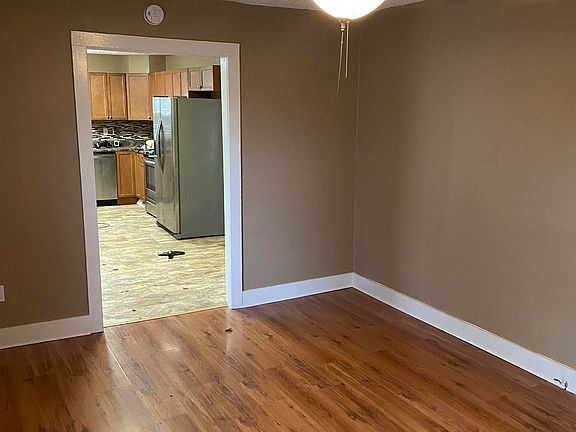 3rd image of 1501 McKinley Ave NE