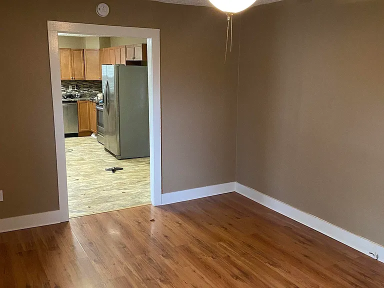 1501 McKinley Ave NE — Photo 3