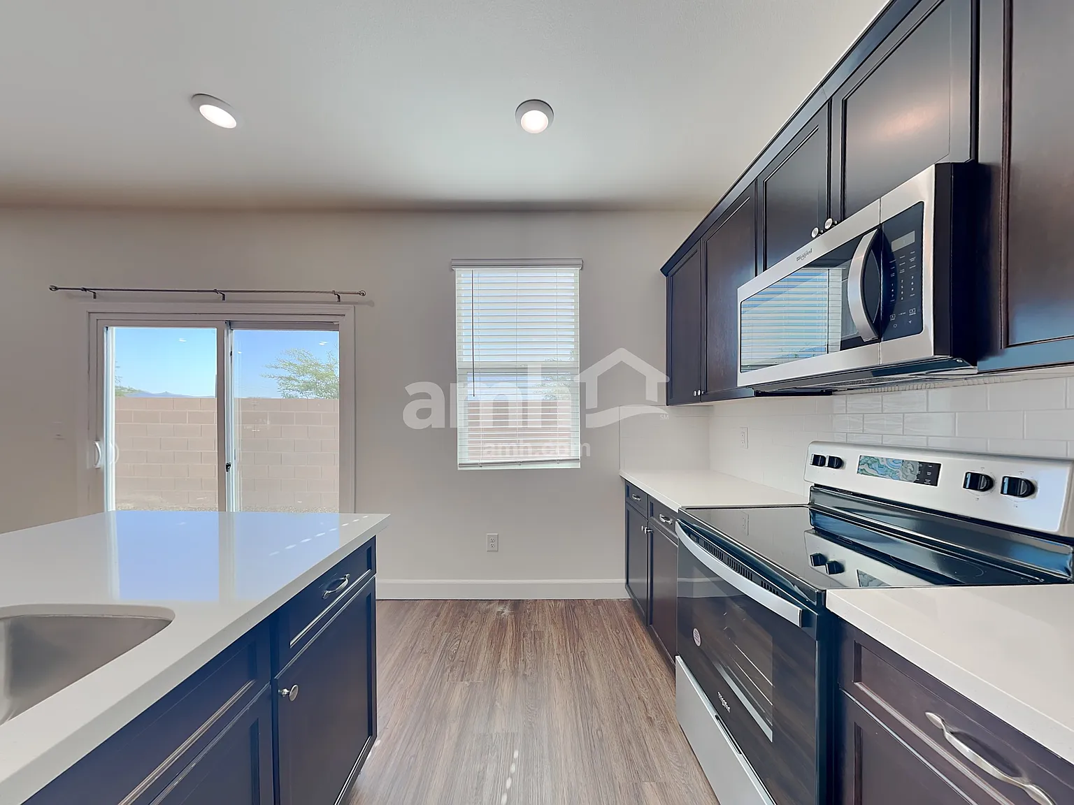 3 bed, 2.5 bath, 1885 sqft, $2,395 — Photo 4