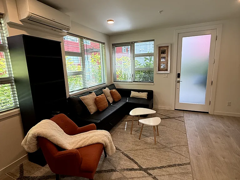1002 NE 112th St — Photo 1