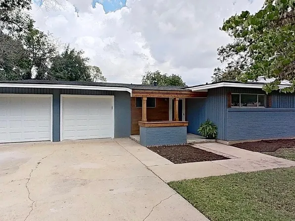 2108 12th St, Brownwood, TX 76801