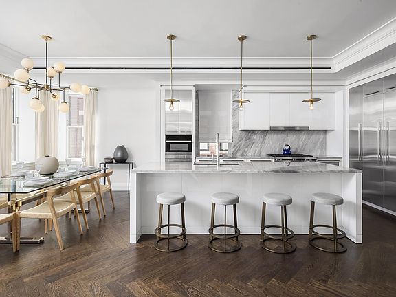 3rd image of 344 W 72nd St APT 908