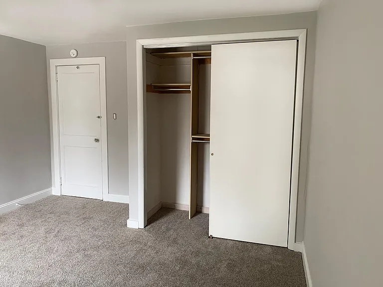 MasterBedroom: Large Closet