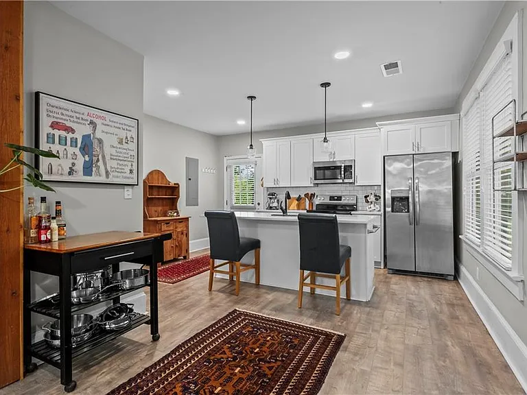 285 Henry St SE — Photo 10