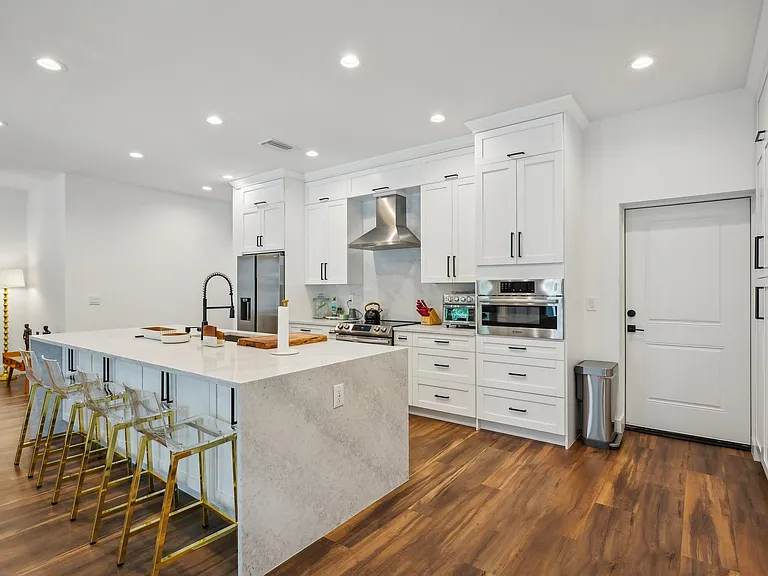 7302 S Elliott St — Photo 10