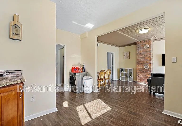 1129 Brabec St #1 — Photo 9