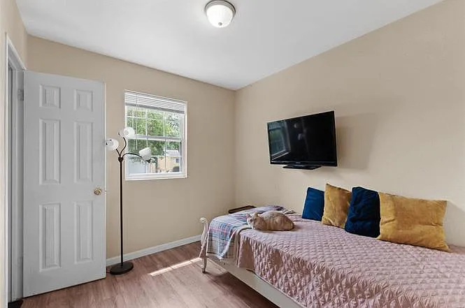 31 Warsen Ave — Photo 9