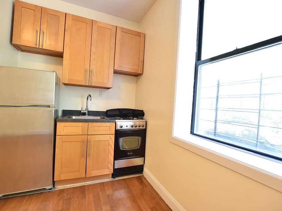 1st image of 12 Pinehurst Ave APT 4H