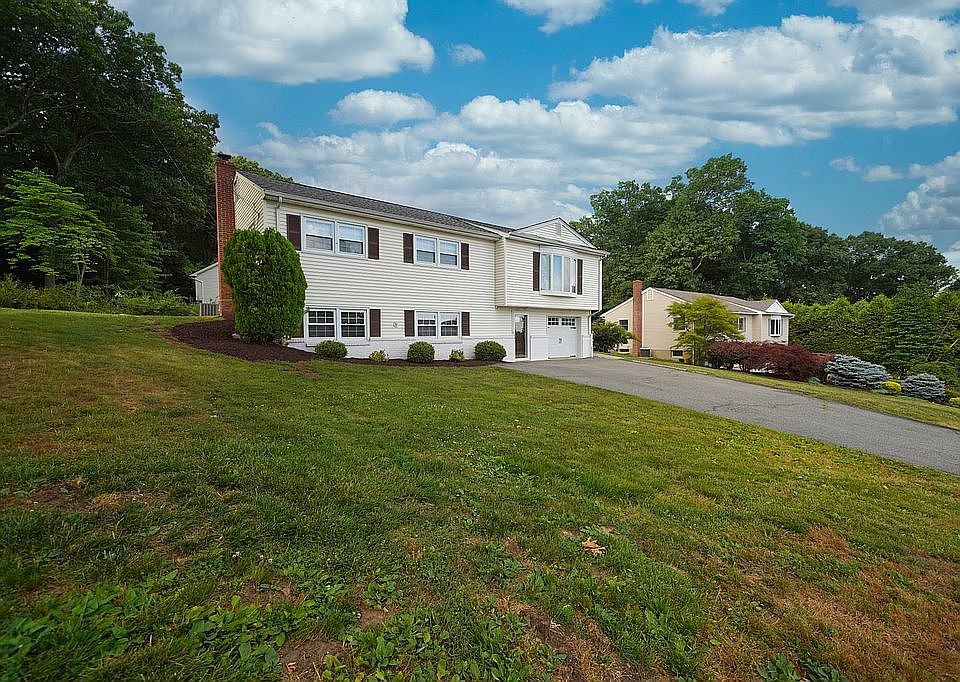 1st image of 118 Margaret Keahon Dr
